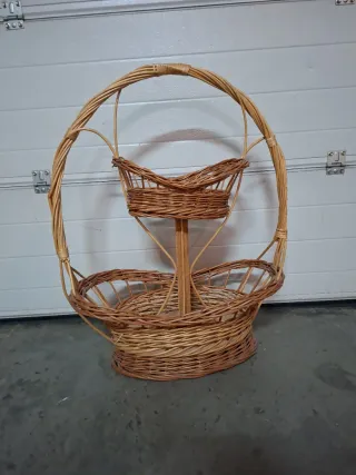 Cesta de mimbre decorativa