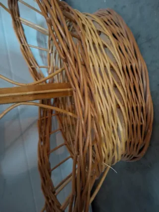 Cesta de mimbre decorativa