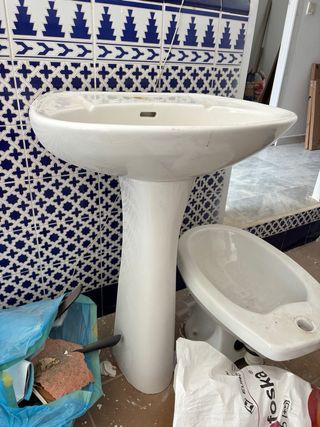 Sanitarios baño WC lavabo y bidé