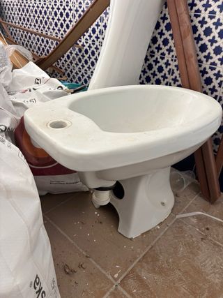 Sanitarios baño WC lavabo y bidé