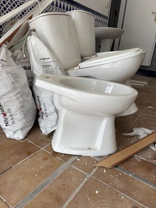 Sanitarios baño WC lavabo y bidé