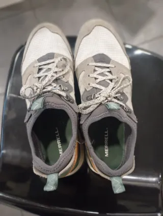 Zapatillas Merrell grises y verdes