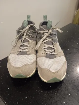 Zapatillas Merrell grises y verdes