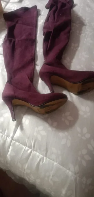 Botas altas moradas talla 38