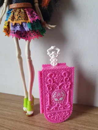 Monster High Skelita Calaveras 2012 sin caja.