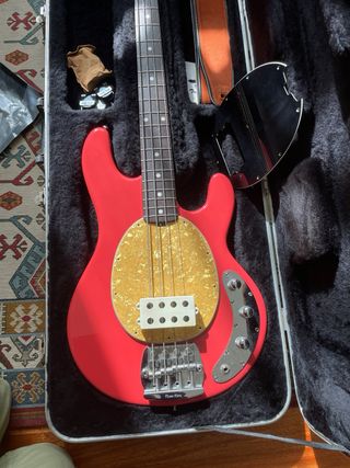 Musicman Stingray Classic Bajo Eléctrico Rojo