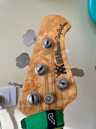 Musicman Stingray Classic Bajo Eléctrico Rojo