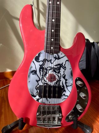 Musicman Stingray Classic Bajo Eléctrico Rojo