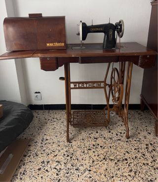 Máquina de coser Wertheim antigua 80x90x45