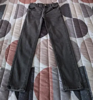 Pantalón vaquero niño gris