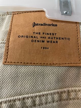 Pantalón Roto Beige Stradivarius