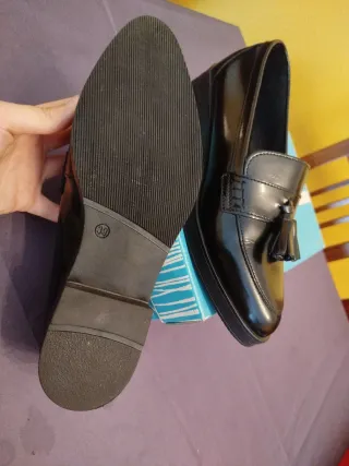 Mocasines negros con flecos talla 39