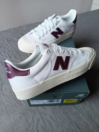 New Balance BB100 talla 40 blanco/granate