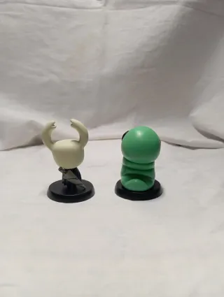 Figuras Hollow Knight: Caballero y Oruga