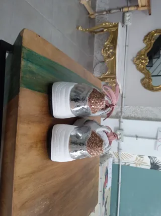 Zapatillas deportivas mujer grises y rosas