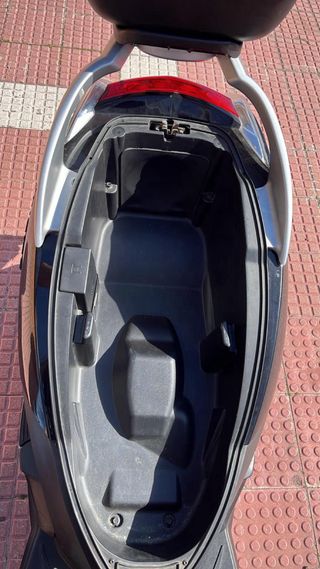 Peugeot Citystar Maxi Scooter Negra