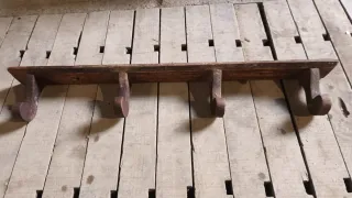 Perchero de madera antiguo