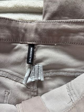 Pantalón marrón claro Calcedonia