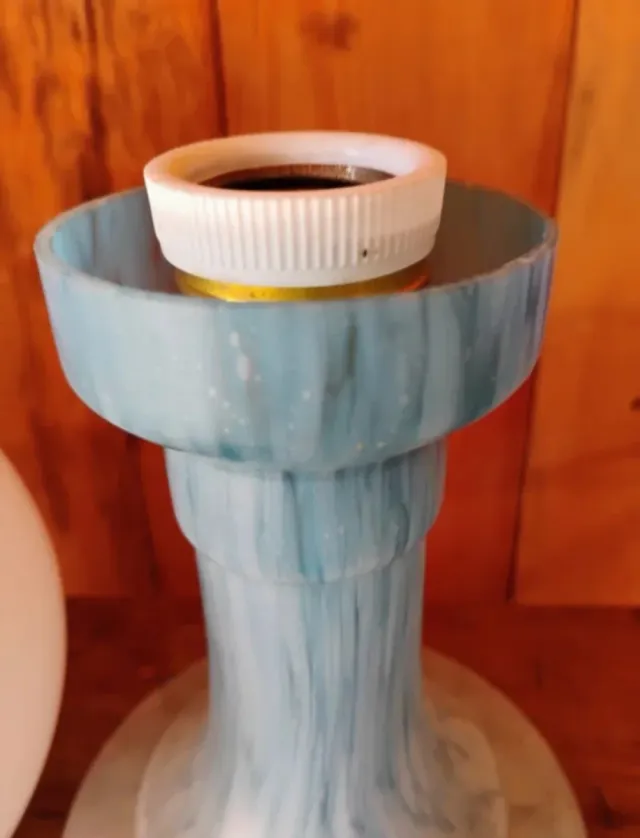 Lámpara de mesa vintage azul y blanco