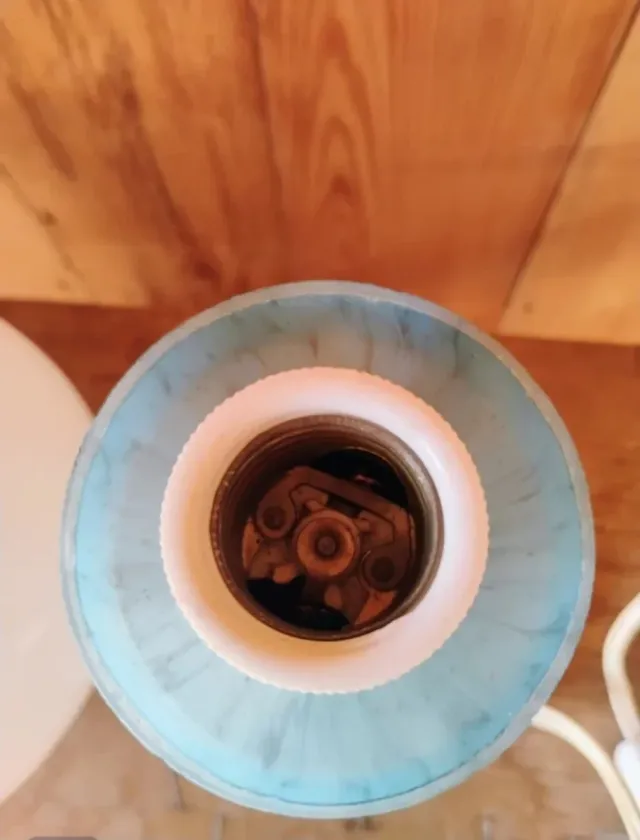 Lámpara de mesa vintage azul y blanco