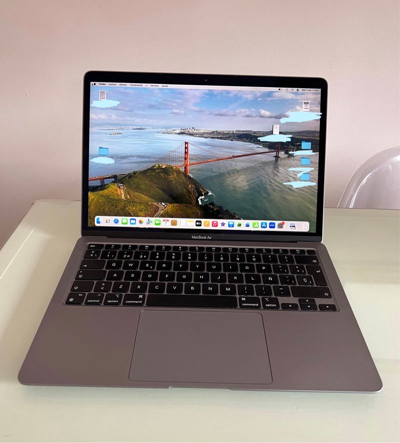 MacBook Air M1 2020 SELLING IN PERSON