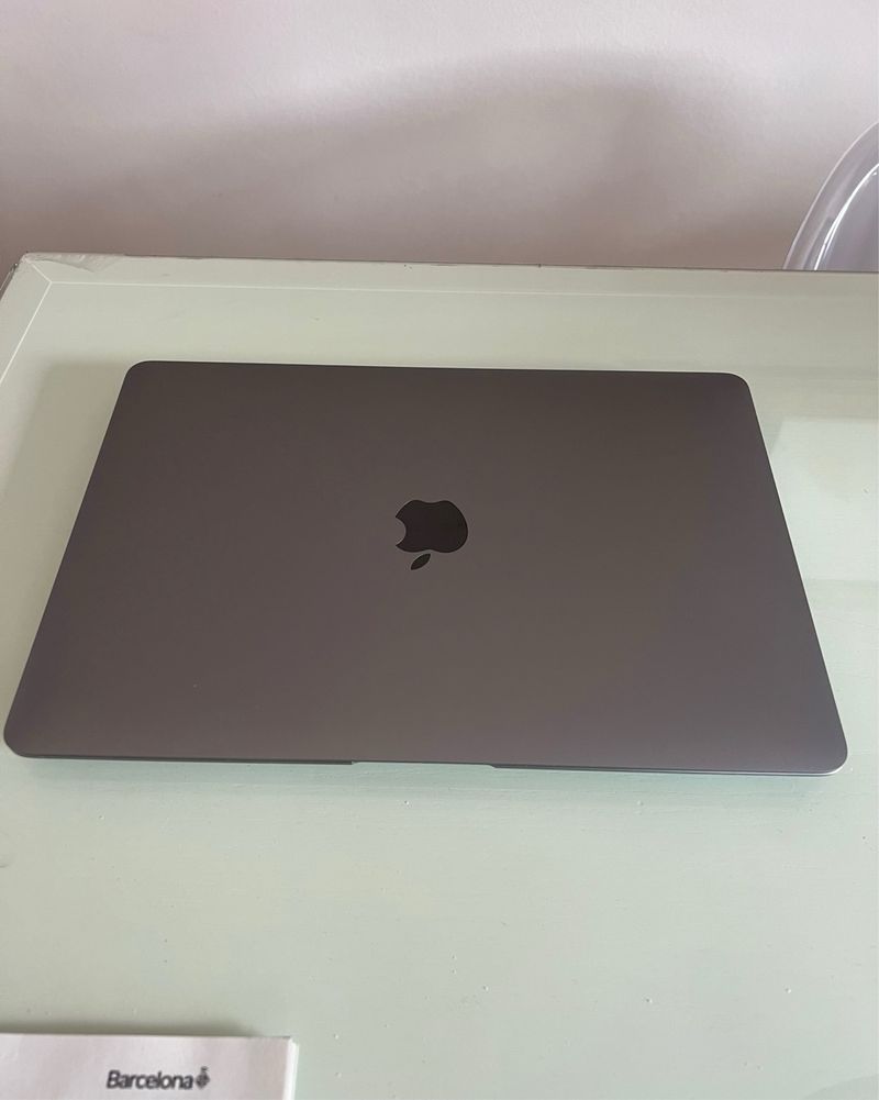 MacBook Air M1 2020 SELLING IN PERSON afbeelding 2