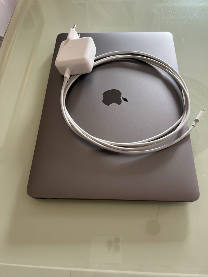 MacBook Air M1 2020 SELLING IN PERSON afbeelding 4