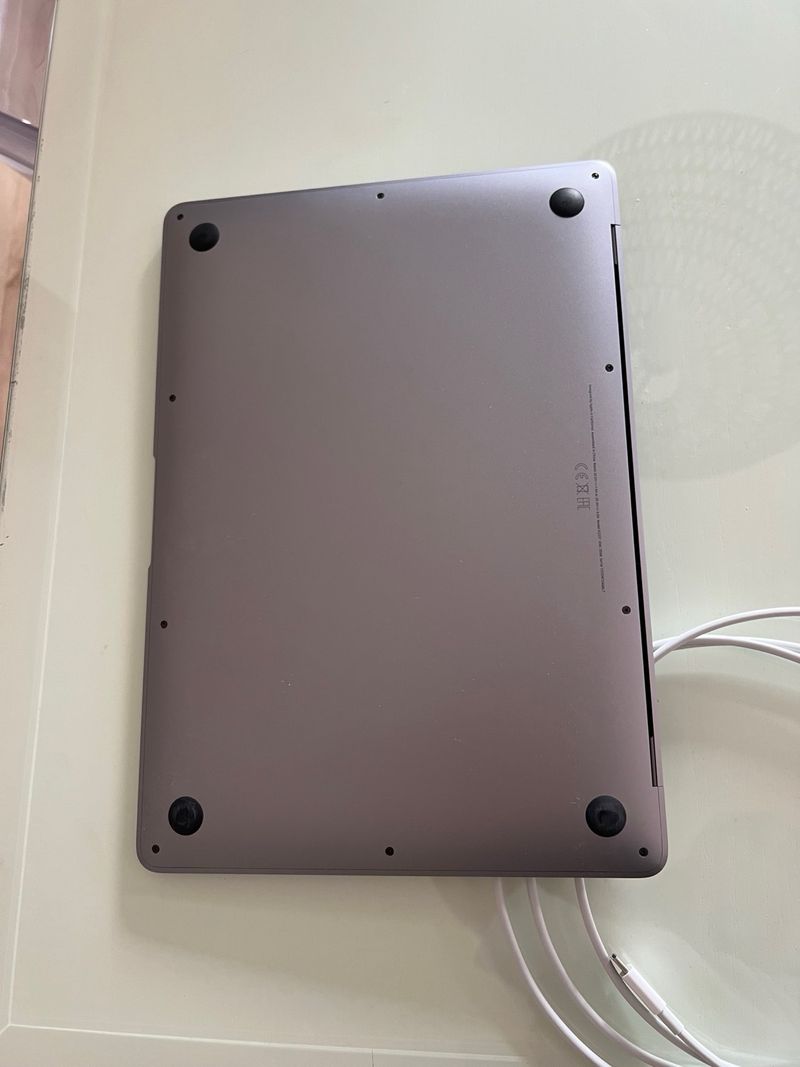 MacBook Air M1 2020 SELLING IN PERSON afbeelding 5