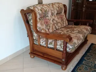 Divano a 2 posti vintage con fiori in legno