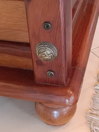 Divano a 2 posti vintage con fiori in legno