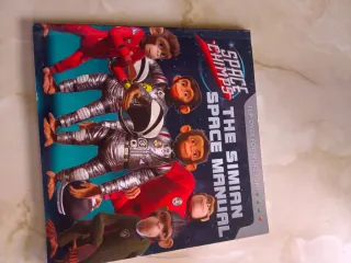 Cuentos infantiles y de actividades con pegatina