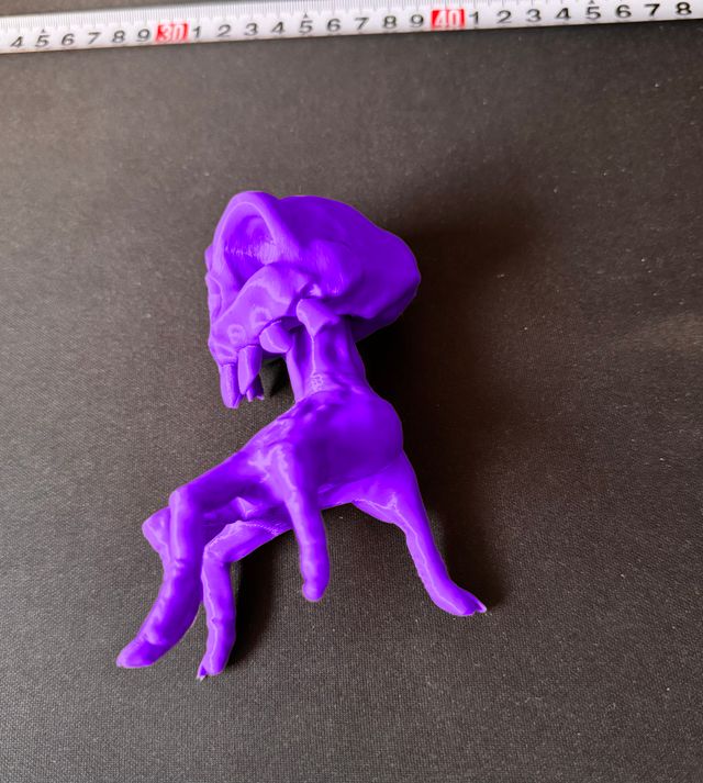 Figura Mano Medievil para Pintar