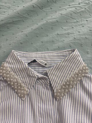 Camisa Zara con pedrería Talla S