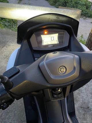 Flamante Yamaha NMAX 125cc 2024 Blanca