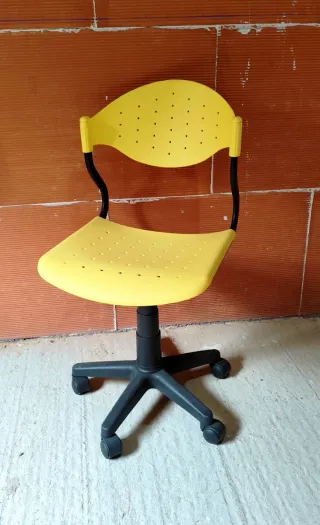 Mesa Escritorio de madera (con Silla)