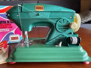 Máquina de coser infantil Annabella años 70