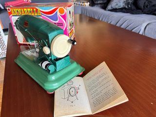 Máquina de coser infantil Annabella años 70