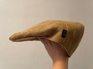 Gorra de materiales naturales sin usar