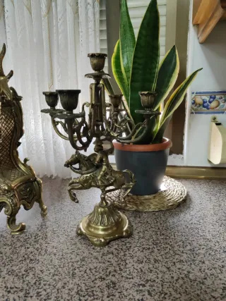 Reloj y Candelabros Bronce