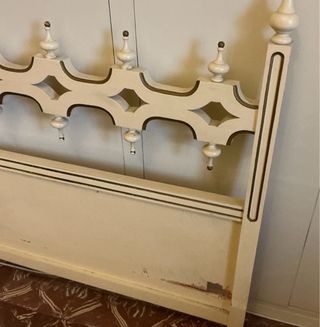 Cabecero de cama vintage blanco y dorado