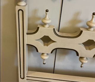 Cabecero de cama vintage blanco y dorado