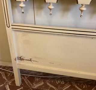 Cabecero de cama vintage blanco y dorado