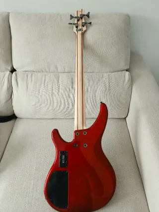 Bajo Yamaha TRBX 304 Rojo NUEVO