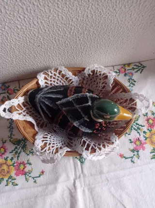 Pato de porcelana hecho a mano