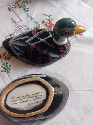 Pato de porcelana hecho a mano