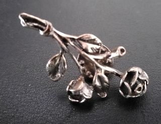 Elegante spilla in argento per Signore