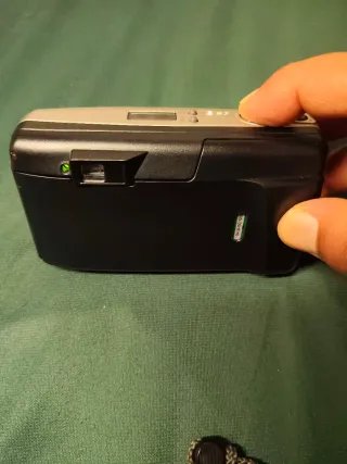 Olympus Super Zoom 80G Cámara Plata