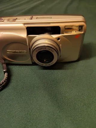 Olympus Super Zoom 80G Cámara Plata