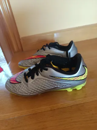 Scarpe da calcio Nike argentate