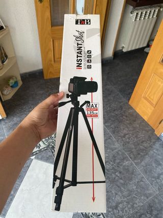 Trípode y bolsa cámara TNB